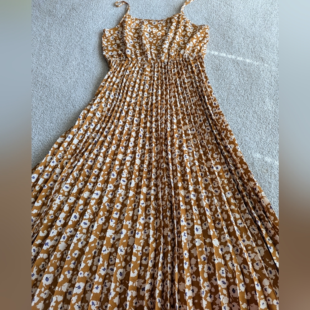 Women’s Mustard Floral Pleated Midi Dress